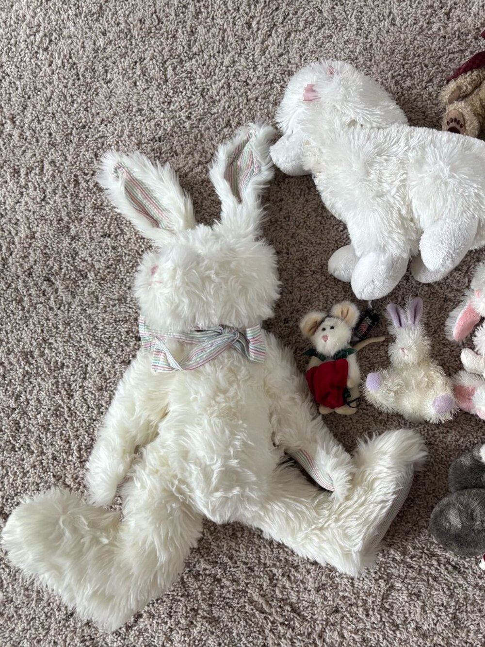Lot of Boyd's Bear stuffed animals